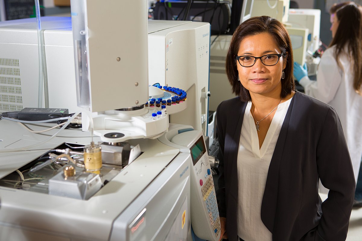 UBScience's tweet photo. UB chemists have made tiny, self-assembling traps that capture #PFAS — dangerous pollutants that have contaminated drinking #water supplies worldwide. ⚛️⚗️🔬 Exciting work by @cooklab_ub, @cressaria, @UBAgaLab, @mg_guardian. https://t.co/j3zj3bylyE https://t.co/DOPJCb5bvv