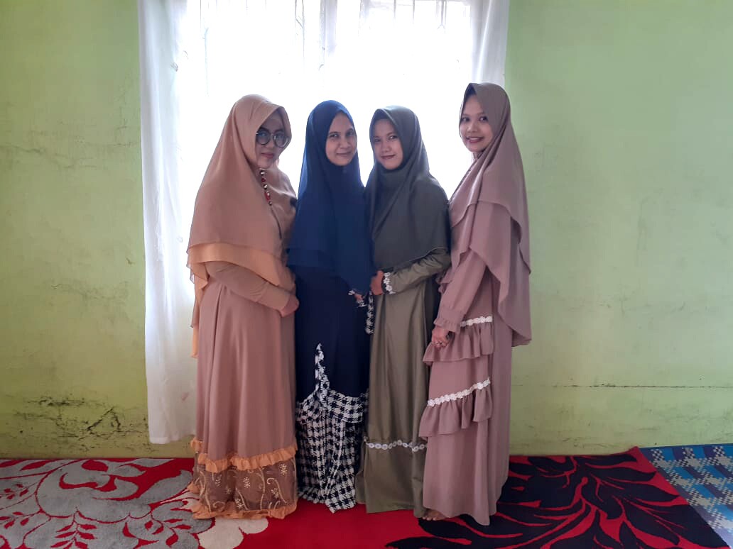 EcaHyun96's tweet photo. Happy Eid Mubarak 1441 H
Minal aidin walfaidzin.. Mohon maaf lahir dan batin..🙏🙏😍 https://t.co/12WLsHqKoW