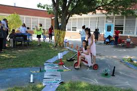 APSsaferoutes's tweet photo. Here’s a riddle for #BikeMonth Day 28, @APSVirginia: What kind of garden grows without water? A #TrafficGarden! All you need is some sidewalk chalk and your imagination! Visit https://t.co/DTGBEFbshe, plan your walk/bike-friendly design and watch your garden grow! #APSBikes2020 https://t.co/5CFdCR5tJA