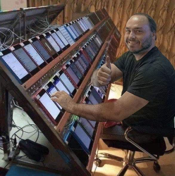 Orabo_de_cavalo's tweet image. O povo está com o @jairbolsonaro!! 

O povo:

#SaraWinterNaCadeia 
#GabineteDoOdioNaCadeia