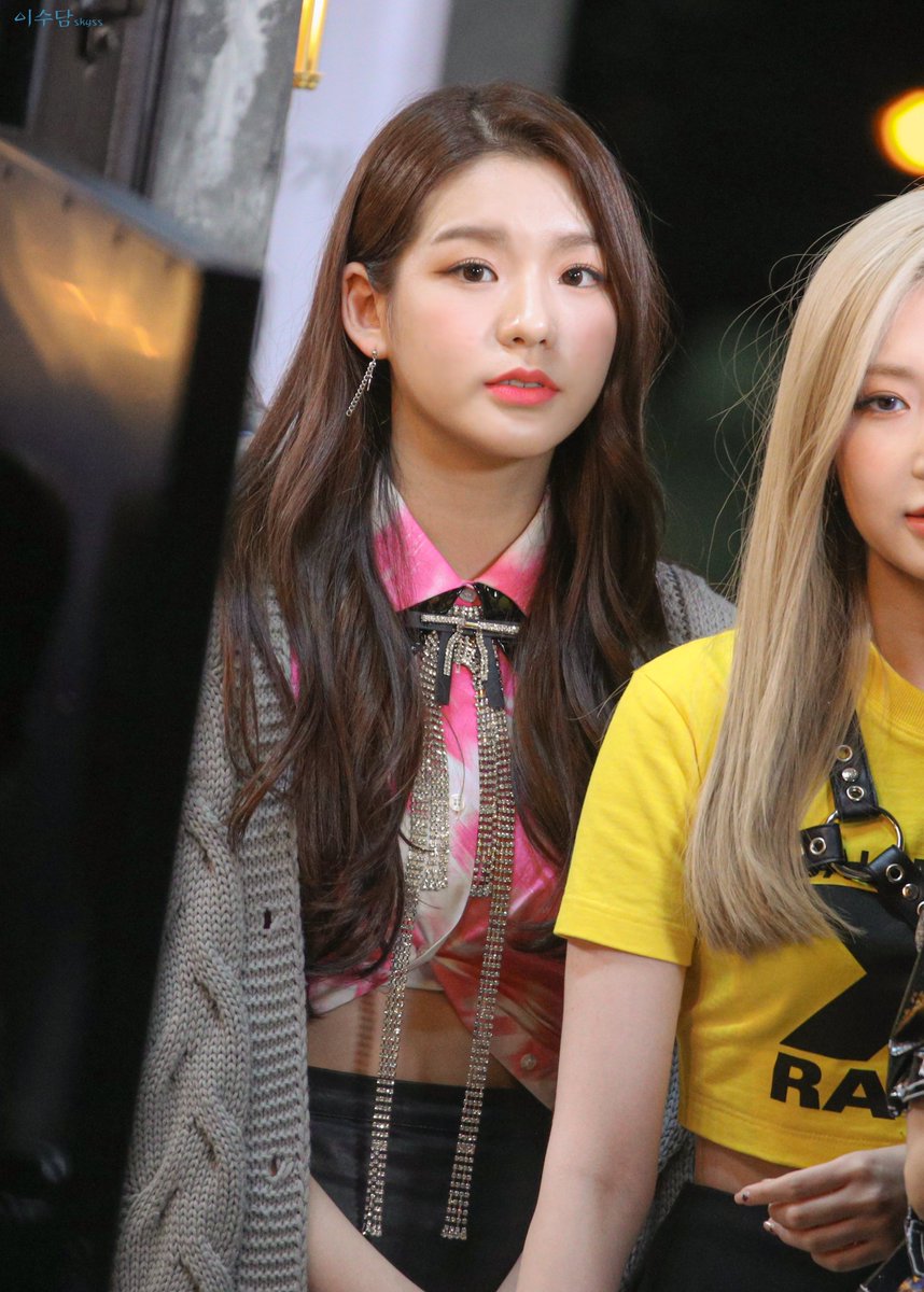 skyssoodam1109's tweet image. 200527 쇼챔 퇴근

#이수담 #수담 #SOODAM 
#시크릿넘버 #SECRETNUMBER #WhoDis 
@5ecretNumber