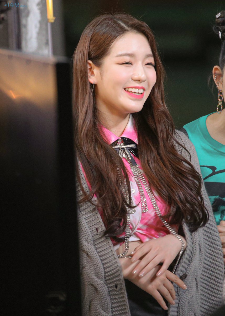 skyssoodam1109's tweet image. 200527 쇼챔 퇴근

#이수담 #수담 #SOODAM 
#시크릿넘버 #SECRETNUMBER #WhoDis 
@5ecretNumber