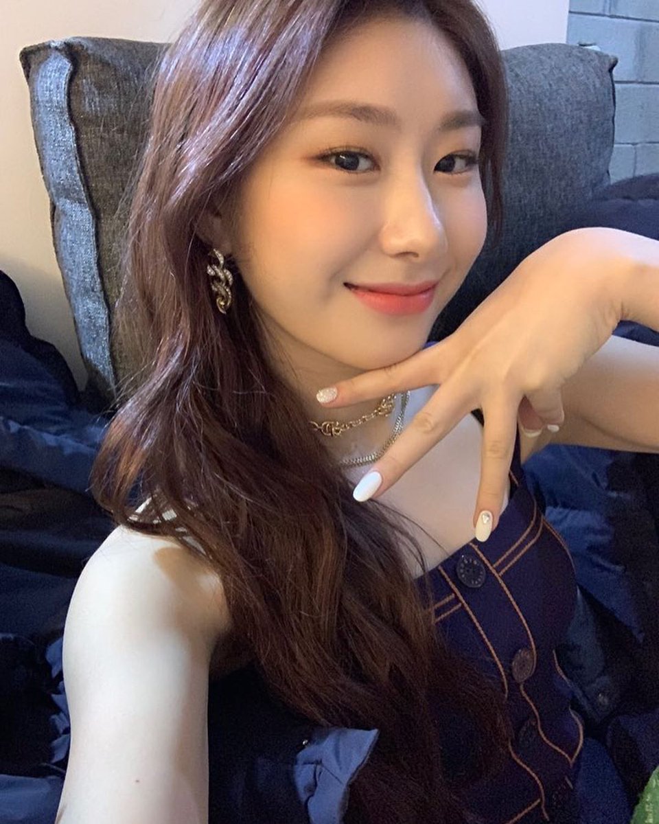 itzy_stagram's tweet photo. 워너비하인드 -💕

#ITZY #있지 #MIDZY #믿지 #ITzME #Wannabe #Chaeryeong #채령 https://t.co/ub5CnDzqai