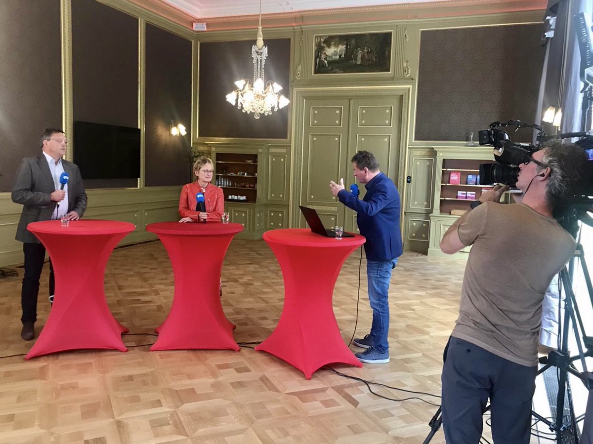 University of Groningen (@univgroningen) on Twitter photo Opnames voor <a href="/dvhn_nl/">Dagblad van het Noorden</a> <a href="/lc_nl/">Leeuwarder Courant</a> TV met <a href="/JoukedeVries/">Jouke de Vries</a> en <a href="/wijmenga_cisca/">Cisca Wijmenga</a> over de #RUG in tijden van #Corona. Vrijdagmiddag online! Opnames voor <a href="/dvhn_nl/">Dagblad van het Noorden</a> <a href="/lc_nl/">Leeuwarder Courant</a> TV met <a href="/JoukedeVries/">Jouke de Vries</a> en <a href="/wijmenga_cisca/">Cisca Wijmenga</a> over de #RUG in tijden van #Corona. Vrijdagmiddag online!