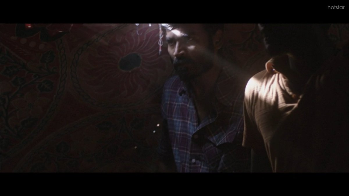 "En viswamam Guna Ku" - I think after watching several Interviews of Vetri over this scene, I again started believing in the happenings. Some just happened, you cannot claim your authority over them. To intricacies of shots, the idea of lighting, and Dhanush's honesty. Bravo!