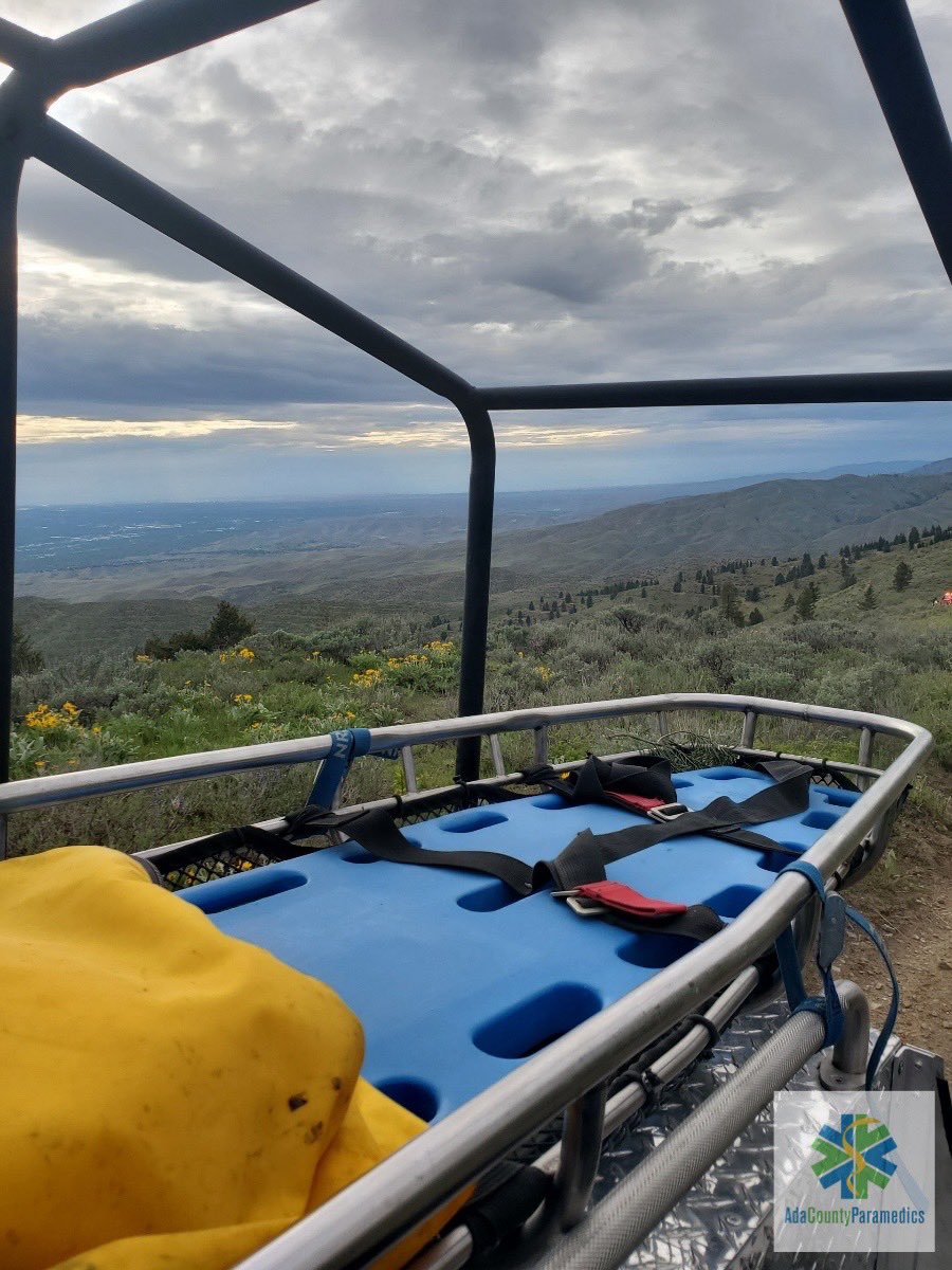 AdaParamedics's tweet photo. With the weekend forecast looking warm and sunny, we would like to remind everyone who plans on getting out in the hills to: remember plenty of water, let people know where you plan to go, and be sure to pack the sunscreen and a first aid kit. https://t.co/QDjTHfjAOq