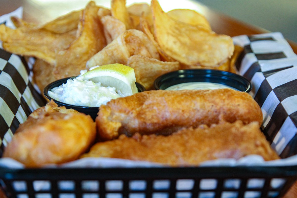WheatstackLisle's tweet photo. Love our fish fry? It's your last chance to get it before we close for a while...and it's just $7 on Fridays! Tomorrow's dinner is planned. Call 630-968-1920 opt. 2 to place an order for curbside pickup, 4-8pm. https://t.co/oXiC2jMsyj