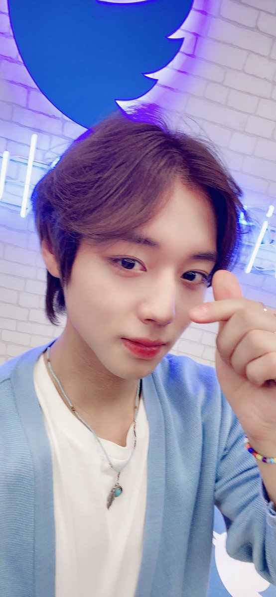 winking_hoon's tweet photo. 우리 지훈이 스물두번째 생일 축하해❤
#메이만의_투투_지훈데이
#OhMyWing_Birthday

#박지훈 #parkjihoon https://t.co/W5VxSBM3zZ