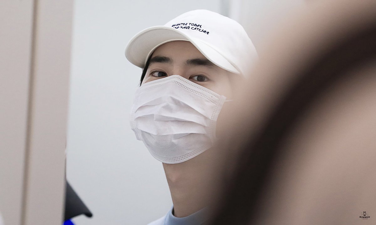 can you believe 626 days before junmyeon's enlistment was just august 27, 2018? on this day exo came back to korea after the concert. junmyeon also posted on the EXO-L app about his haiwaii trip with his family