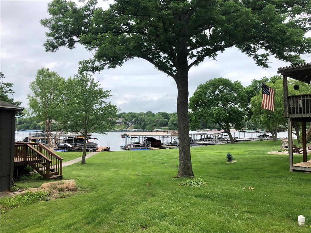 HomeKC's tweet image. Check out this property just listed in 64086

Equal House Opportunity homekcsearch.com/MO/Lake_Lotawa…