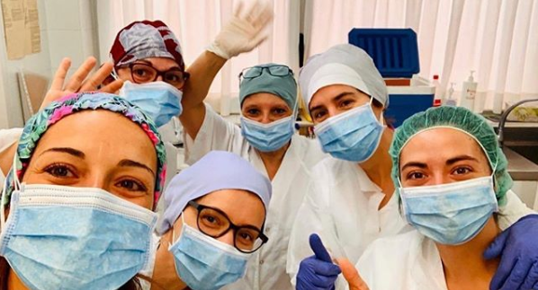 salutcat's tweet photo. 📷 L’equip d’extraccions del CAP Cappont (Lleida) segueix treballant amb un compromís i una perseverança que enorgulleix a tota la ciutadania! #ensensortirem💪🏼❤️💉🧑‍⚕️ https://t.co/8qOArvOMfw