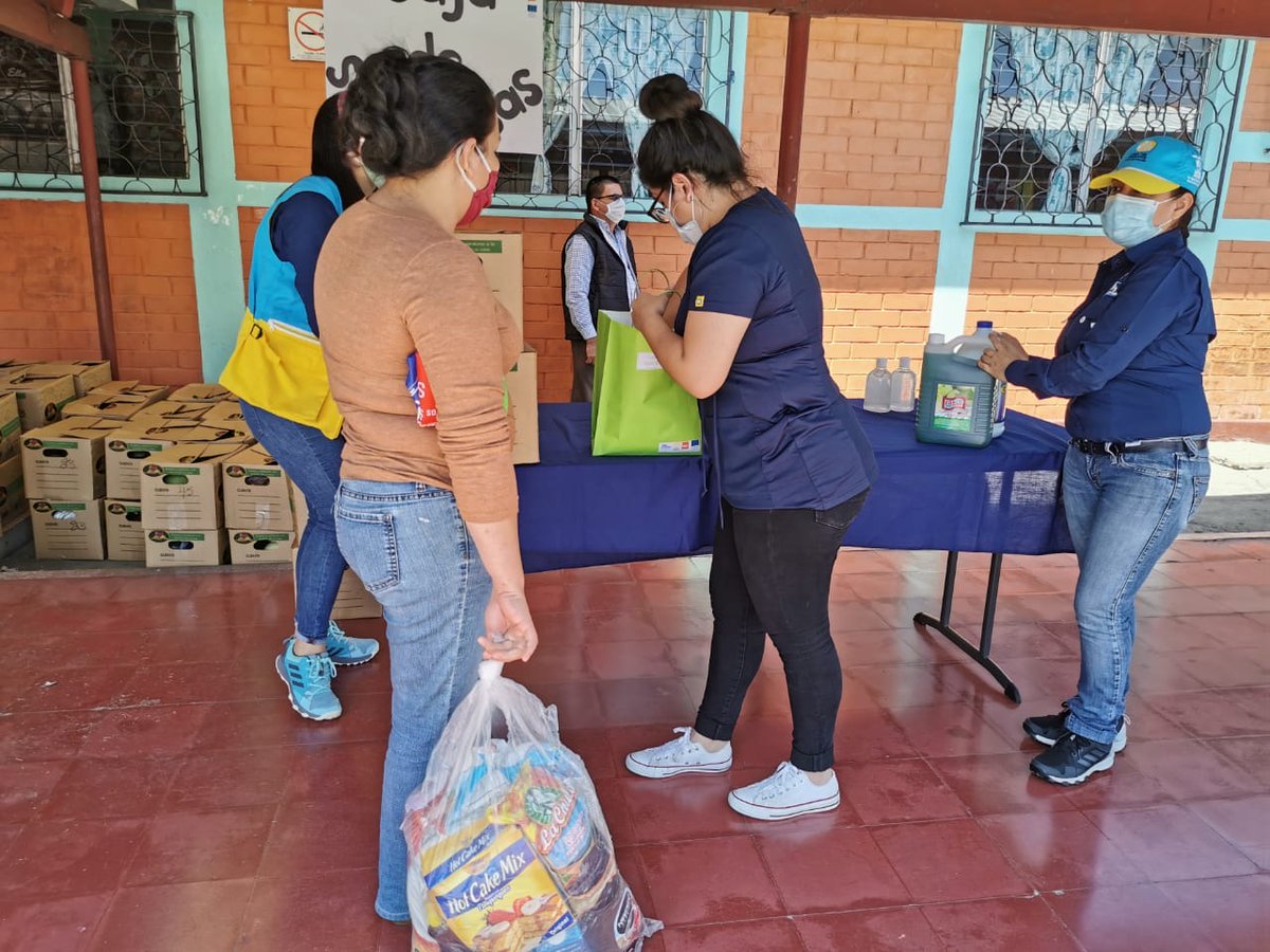 SIMNWorldwide's tweet photo. La ayuda por parte del centro Scalabriniano Casa del Migrante de Guatemala no se detiene :) Casa del Migrante #scalabrinians #SIMN #migrants #refugees https://t.co/vAgmc6euy9