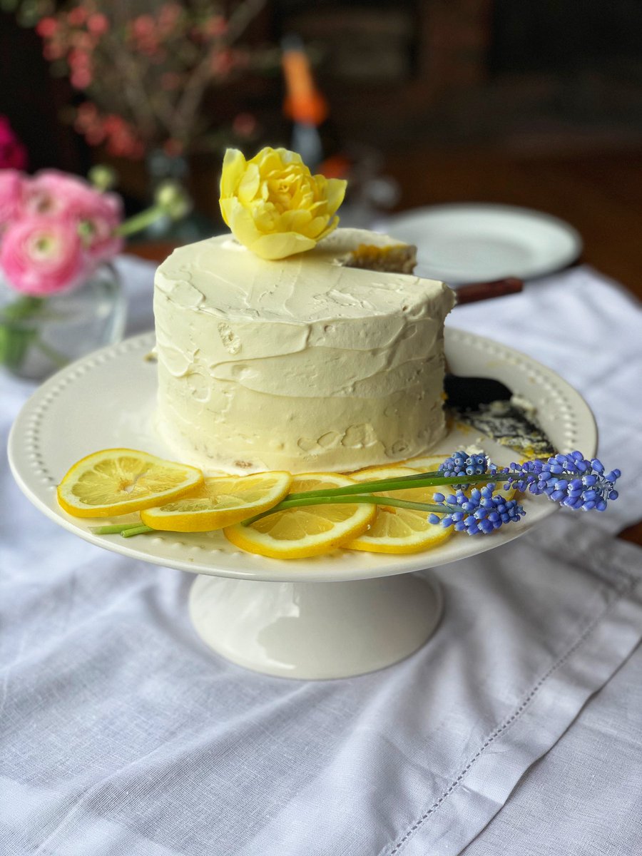 topoftheridgebb's tweet photo. This delicious vanilla cake with lemon curd filling and whipped mascarpone frosting was especially made for a recent elopement. Fresh and tasty! #bakingfromscratch #weddingcake #topoftheridgefarmbnb #bedandbreakfast #stillinnbusiness #alplodging #realbnb #betterwaytostay https://t.co/VyotlQrSin