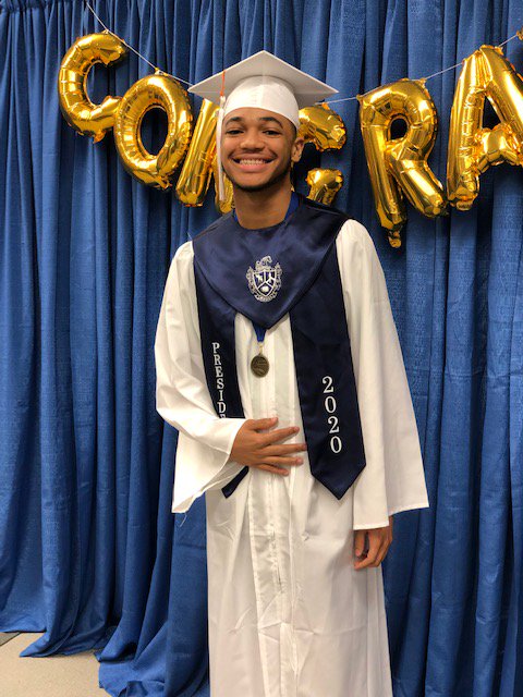 JCPSKY's tweet photo. "We are the greatest, &amp; we have become the men &amp; women we are today because of each other. Never give up, &amp; never stop fighting. We will never let anything beat us. We will rise above these hard times. Cheers to never giving up." - @mooremustangs Student Speaker Gary Jones https://t.co/75DxFCb21y