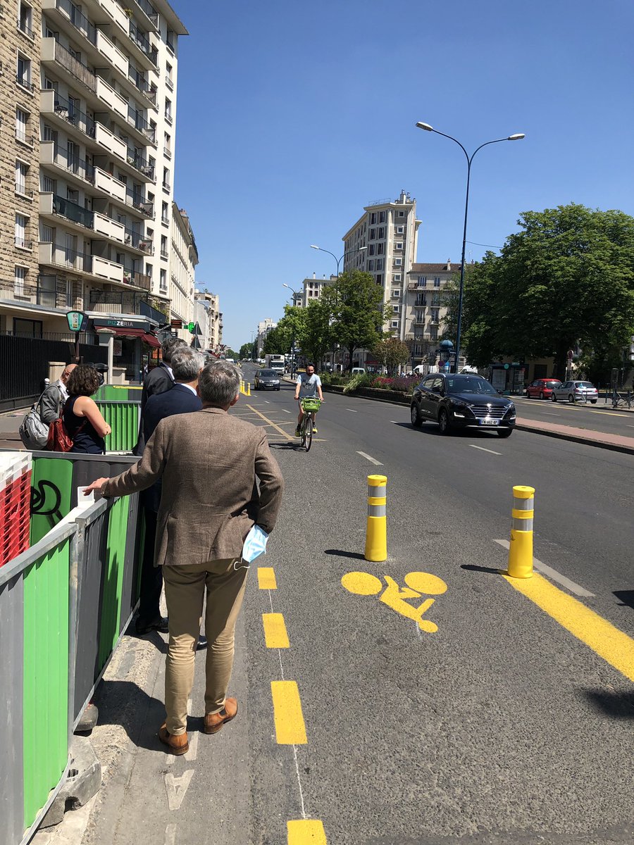 Visite des aménagements cyclables provisoires réalisés à Pantin dans le cadre du #déconfinement. 🚴 Le Département de la <a href="/seinesaintdenis/">Département de Seine-Saint-Denis</a> le <a href="/Prefet93/">Préfet de la Seine-Saint-Denis</a> et la ville engagé.e.s ensemble et mobilisé.e.s pour le développement du #vélo en toute sécurité. 
#coronapistes