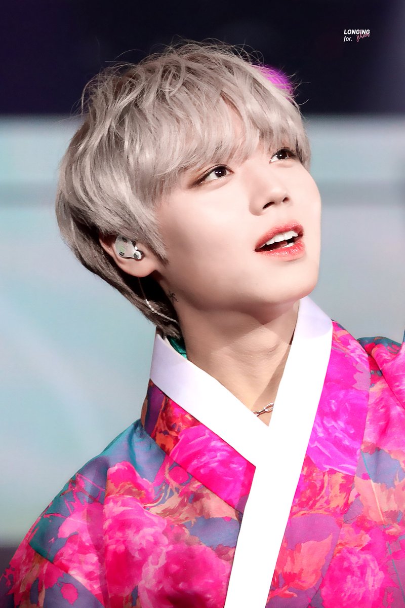 지훈아 생일축하해요 🎂
태어나줘서 아이돌 돼줘서 너무나 고마워요 
앞으로도 지훈만 믿고 가요
Oh my wing 꿈을 향해 높이 뛰어 

#박지훈 #wing_들고_날아온_지훈