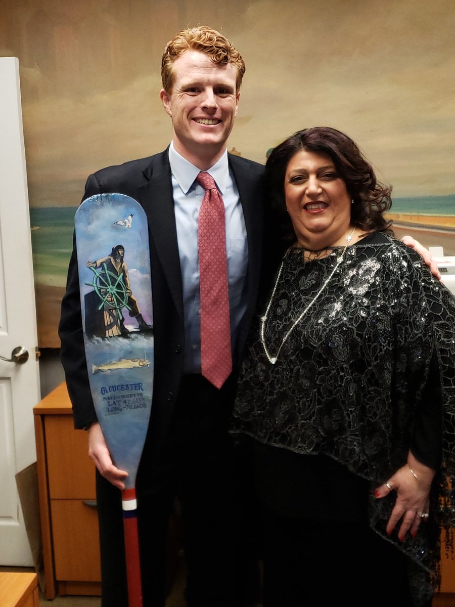 At some events, you get handed interesting stuff - like this hand painted oar we got from the Mayor of Gloucester to commemorate how fisherman in communities like Gloucester feed our families and keep our economy going. /8