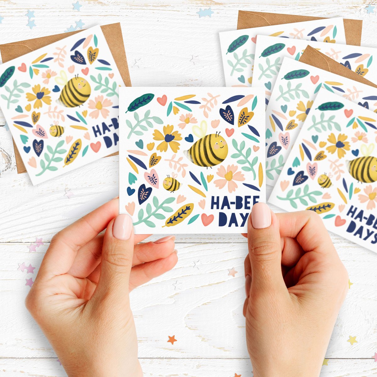 HannahJaneDesi1's tweet photo. Ha-Bee Cards have buzzed their way into my etsy shop! The perfect way to say Happy Birthday, or just simply Hello!! Send one whilst the sun is still shining! https://t.co/ICMtu6UdbN
#Bumblebee #bee #beecards #greetings #greetingscards #etsyseller #etsy #MadeinUK #smallbusiness https://t.co/kV8cnMmzhx