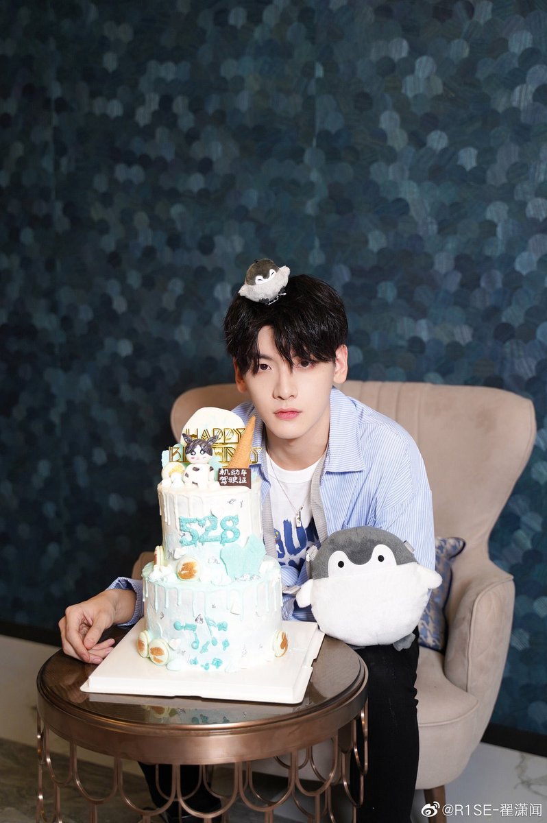 Zhangyanqi_TH's tweet photo. #HappyZXWday 
สุขสันต์วันเกิดเพนกวินของวง ทางบ้านพี่ฉีขอให้จ๋ายมีความสุขมากๆ สุขภาพแข็งแรง สวยๆหล่อๆอย่างนี้ตลอดไปนะคะ  ❤️ https://t.co/q3NetjdqAP