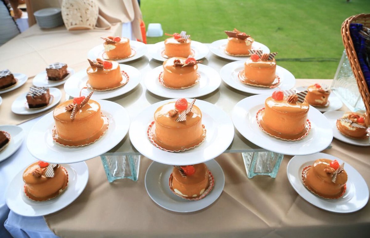 lumvisa's tweet photo. El postre tiene que ser espectacular, porque llega cuando el gourmet ya no tiene hambre.🙌🏻 https://t.co/tHp24cgW5L