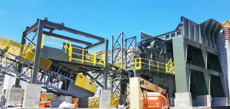 TelsmithInc's tweet image. We’re making progress on a new primary feeding and crushing station installation! Our modular plants can work independently as stand-alone crushing or screening stations or be packaged by us into “single source” processing plant solutions. #astec #OneAstec #modularplant
