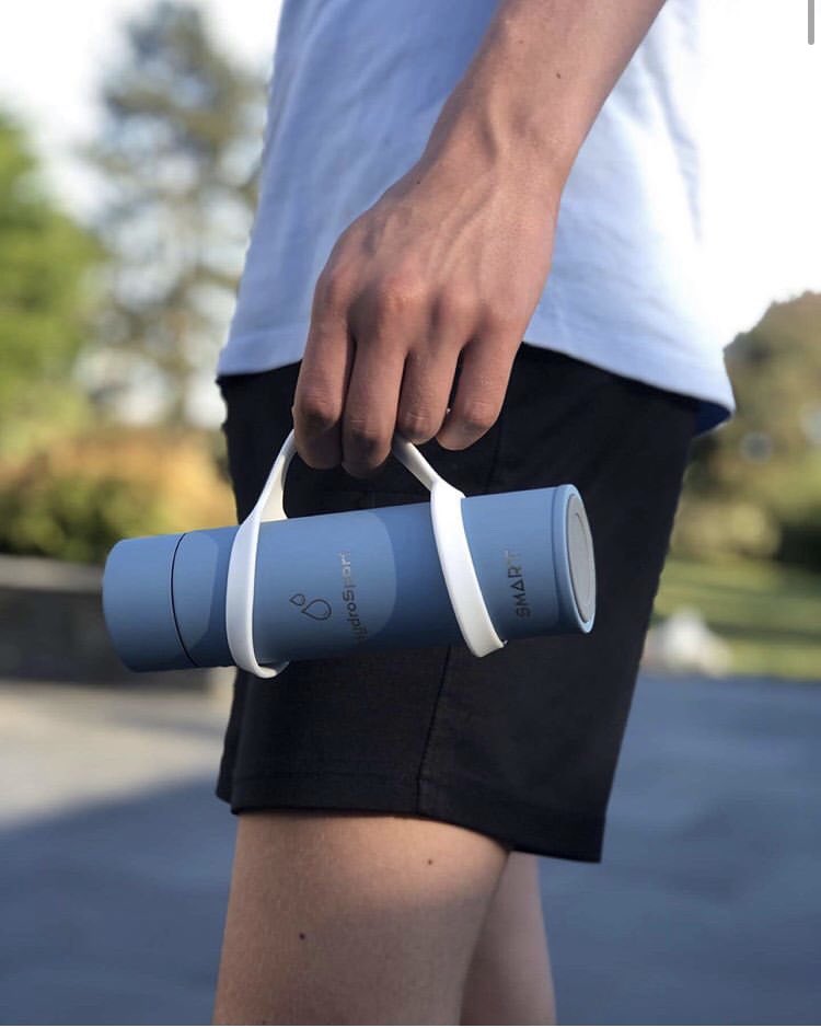 Our new HydroSport bottle strap allows you to carry any bottle on the go and ensures the highest comfort possible when doing your daily work.
Available for only £1.99 on our website 
#climate #ExecutiveOrder #ThursdayThoughts #GretaThunberg #makeadifference #ClimateCrisis #corona