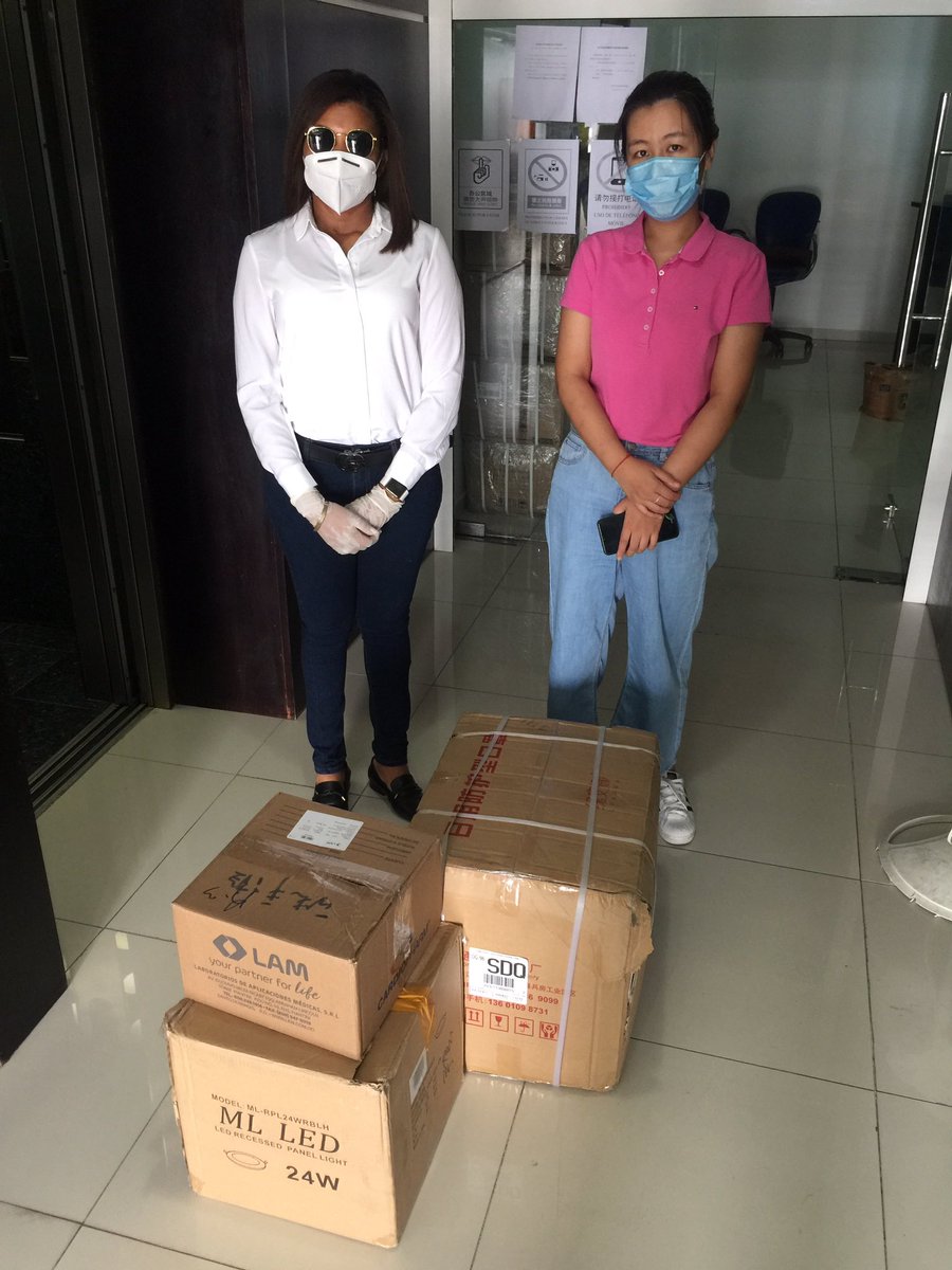 Nuestro agradecimiento al honorable Embajador de la República Popular China Sr. <a href="/EmbZhangRun/">Zhang Run 张润</a> por el apoyo dado a nuestra institución en la donación de mascarillas, guantes y gel desinfectante para entregar a familias de escasos recursos. Gracias mil <a href="/ChinaEmbajadaRD/">EmbajadaChinaenRD</a>