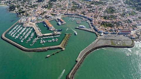 On a aussi 2 Iles (île de Ré et l’île-d’Yeu) des endroits de paix et de tranquillité (oue on est pépouze la bas)