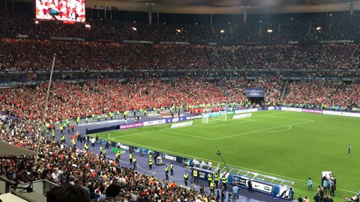 On est un peuple très soudé, on a ramené 30k personnes au stade de France pour degonder les parisiens