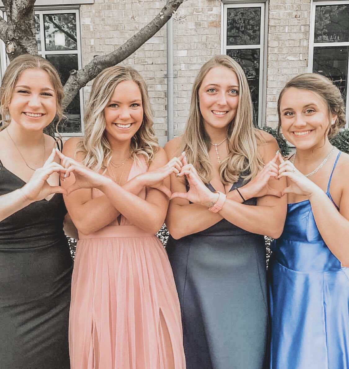 AOIIChiLambda's tweet image. 𝑇𝐻𝑅𝑂𝑊 𝑊𝐻𝐴𝑇 𝑌𝑂𝑈 𝐾𝑁𝑂𝑊 𝑇𝐻𝑈𝑅𝑆𝐷𝐴𝑌 💗 Missing our sisters a little extra today! 💫