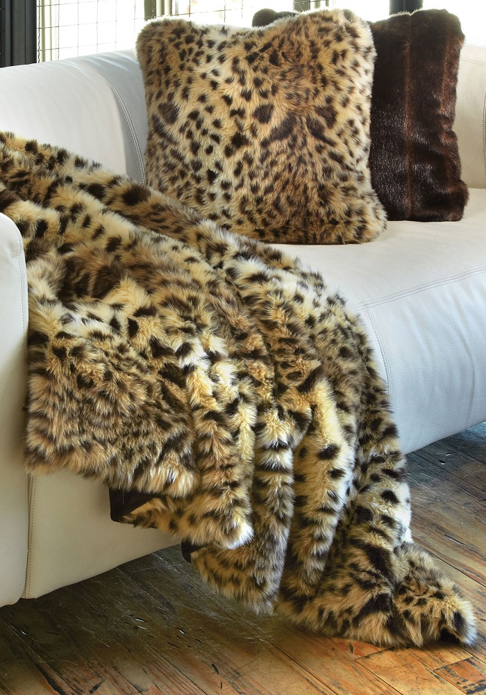 InstyleDecor_FL's tweet photo. "Luxury Fur Throws" Trending in Hollywood @ https://t.co/vdpiitY8Oz Retweet https://t.co/VGv7Sdwrt9