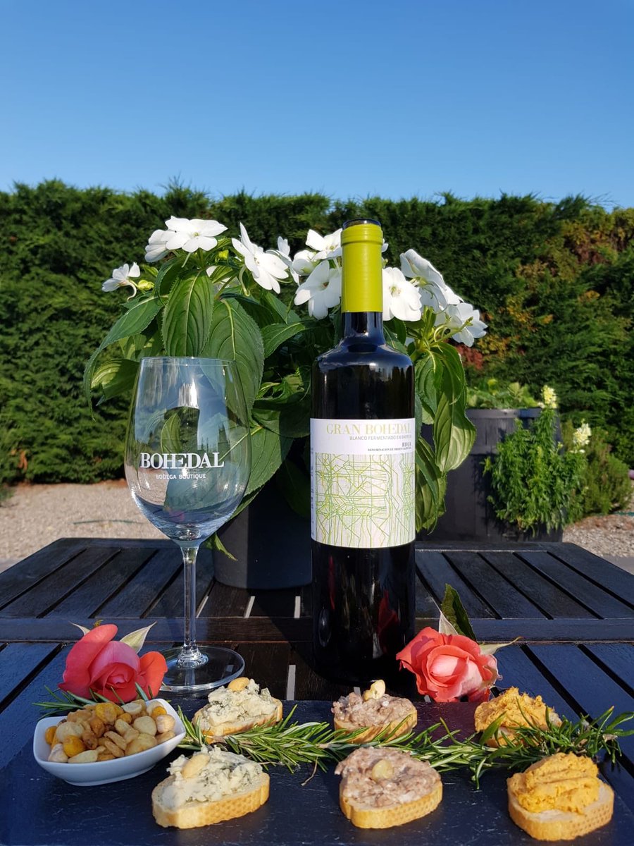 Disfruta del buen tiempo y de una buena copa de vino este finde! 🍷
Como? Apúntate al #TerraceodeBohedal. 🤩
Te esperamos! 
#ExperienciaBohedal