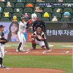 韓国のプロ野球でファンから贈られてきたぬいぐるみを観客席に設置!日に日に増えている!