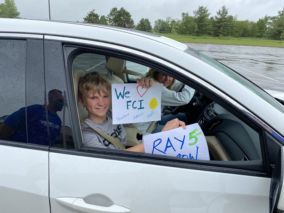 FCIFalcons's tweet photo. We 💙 our Falcons too!!! #FalconPride #DropOffDay https://t.co/yZAjrGFBDx