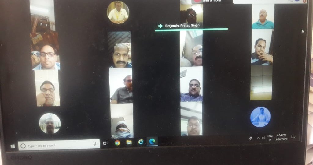 mpebdea's tweet photo. संघ की vcबैठक में यह संज्ञान मे आया है कि पूर्व/मध्य क्षैत्र कंपनियों में covid19 के दौरान कनिष्ठ/सहायक यंत्रियो के वेतन से अकारण लाखों रुपये राजस्व  /अस्थाई कने.बकाया वसूली में कमी बताकर काटे गये है।इस पर तत्काल रोक लगावे.@CMMadhyaPradesh @Energy_MPME @mpeastdiscom @mpczDiscom https://t.co/hIoMaBIRdG