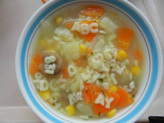 大人になった今でも食べたくなる？給食で出た3種の神食www