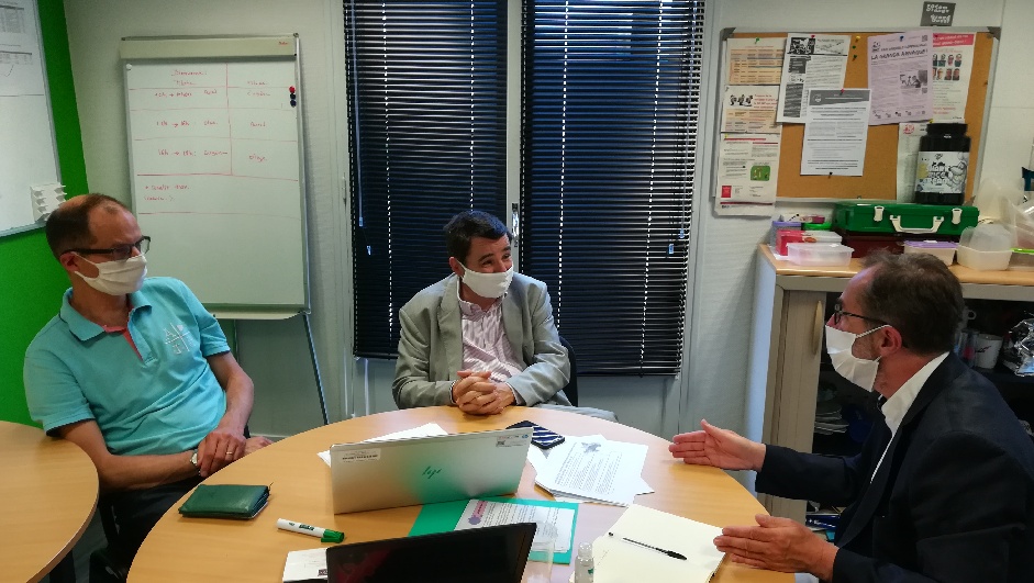 Merci <a href="/Olivier_Mast/">Olivier Mast</a> et C. Breux pour ce temps d'échange et de rencontres avec nos équipes techniques et nos conseillers clients <a href="/VilledeChartres/">Ville de Chartres</a>, unies avec un même objectif : #PourNosClients ! #FierdEtreOrange