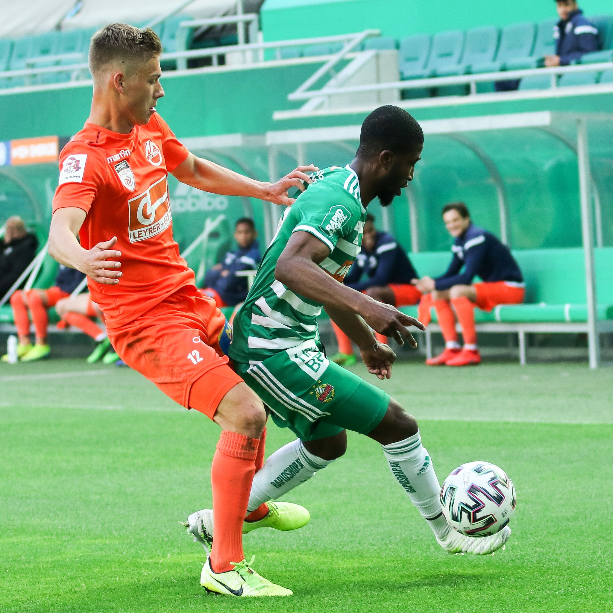 Sk Rapid On Twitter Knapp Eine Stunde Gespielt In Hutteldorf Weiter 2 0 Fuhrung Soeben Eine Gute Gelegenheit Fur Kelvin Arase Scr2020 Bulicomeback Https T Co Bue556ymbc