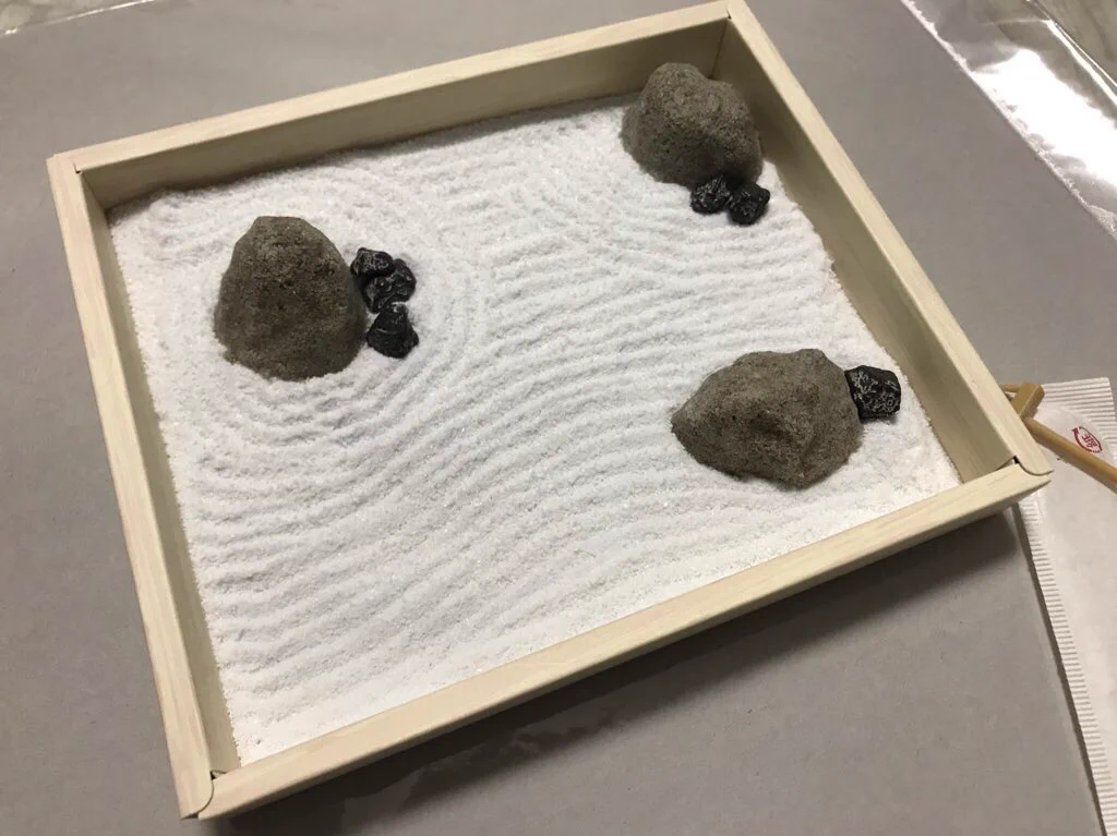 @mikamikan1021 F失ですが、イチオシの知育菓子を！ 知育菓子の多くは化学の分野なんですが、「日本文化」を扱う知育菓子！ もしご興味があれば、ひたすらにラムネと向き合う苦痛と共にお試しください！ 