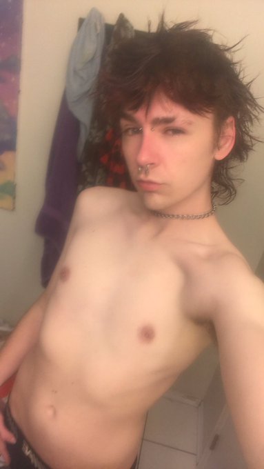 2 pic. https://t.co/d2iluOBumn check out my #onlyfans 30%off for the first month!! #OnlyFansPromo #Femboy