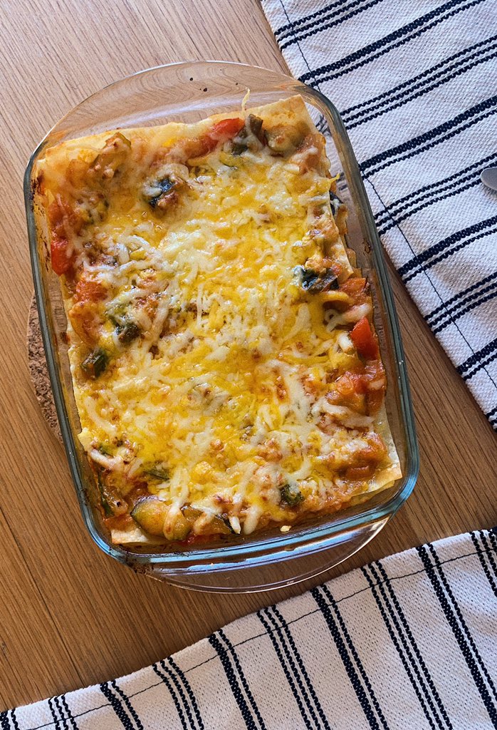 Anna Castillo tweet media