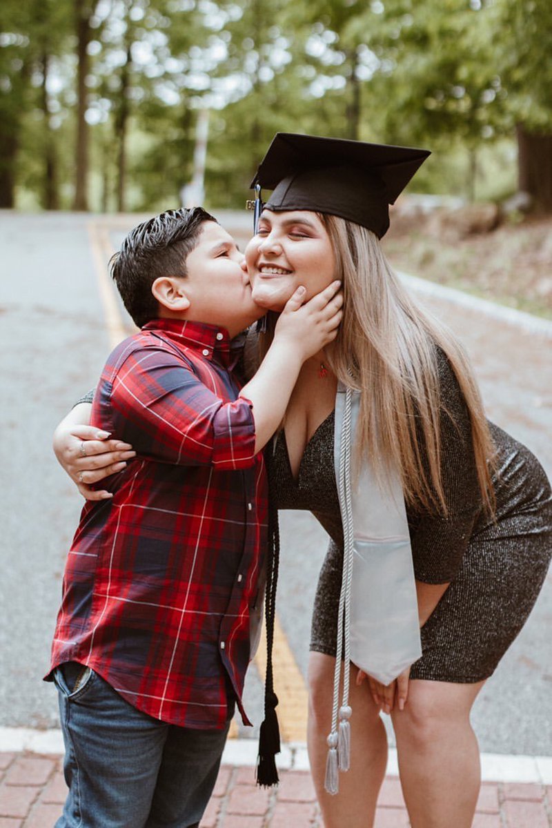BerkeleyCollege's tweet photo. In the end, itโs all worth it. ๐Congratulations to Maricielo who graduated with a Bachelorโs degree in Interior Design! ๐#BerkeleyGrad2020 https://t.co/0q4lQIXwic