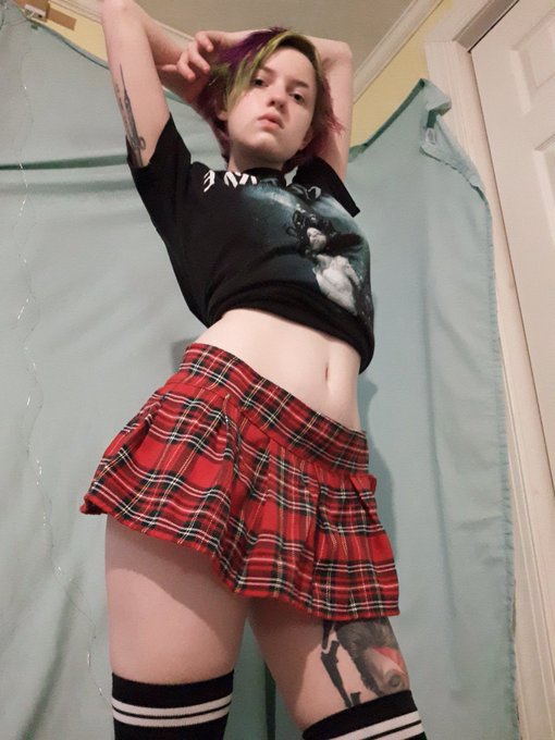 1 pic. Where are all the other gay boys at tho???
Too many str8s in my feed (I Iove yall too but of course