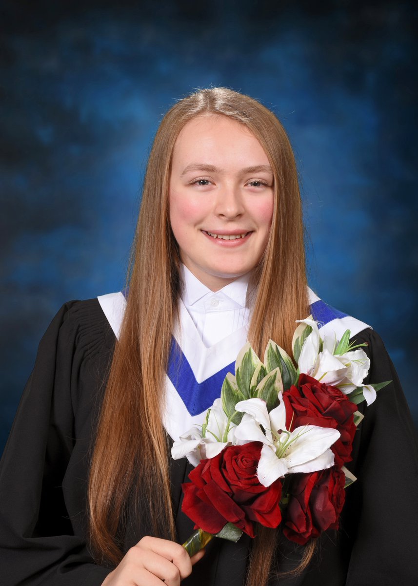 Angéline Lafleur, élève de 12e année de <a href="/escgarneau/">ESC Garneau</a>, s’est méritée deux prestigieuses bourses d’études évaluées à 105 000$.😲🥳

Pour en connaître plus sur le parcours incroyable d'Angéline, retrouvez son entrevue de mercredi dernier chez @945UNIQUEFM 👉 bit.ly/3eqXldb