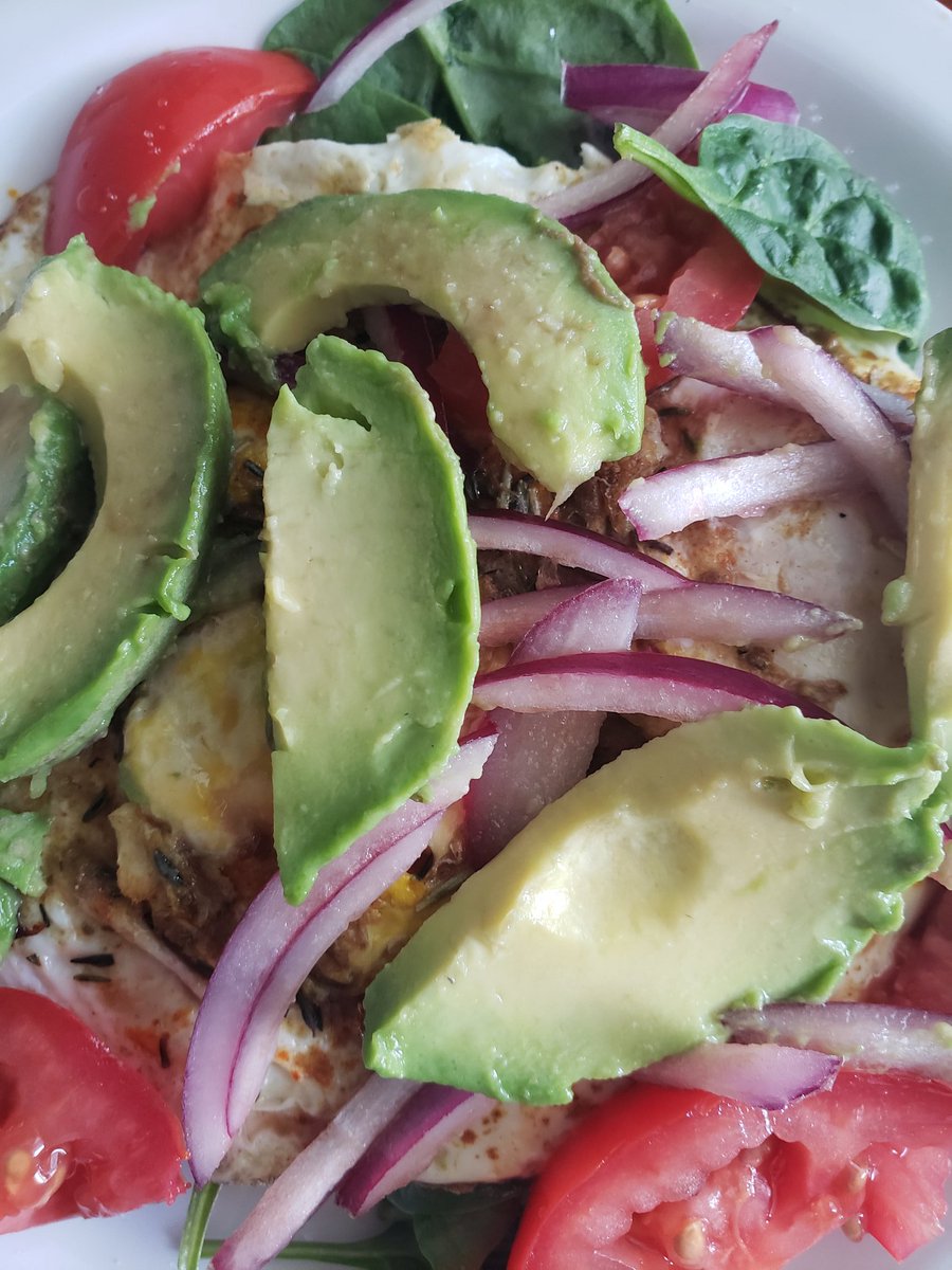 XSystemsGo's tweet image. Re: fretting #covid pounds/#weightloss. Reflex to "not eat #carbs ever again" is somewhat understandable, it's not practical/reasonable/healthy. #goals: eat good carbs #highfiber (eg, sweet potato, spinach), good fats (eg, avacado), &amp;amp; #leanprotein in #balancedmeals. #nutrition