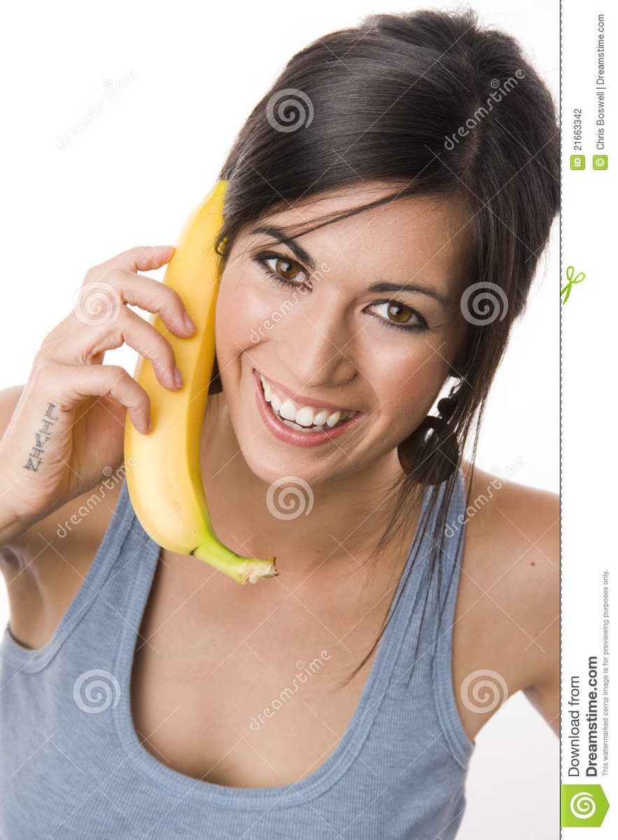 (9/10)♬Ring, ring, ring, ring, ring, ring,banana phone. ♬♬Ring, ring, ring, ring, ring, ring, banana phooone.♬♬It ain't no phony.♬♬Ain't no baloney.♬♬My cellulaaar, banaaanular phooooone.♬