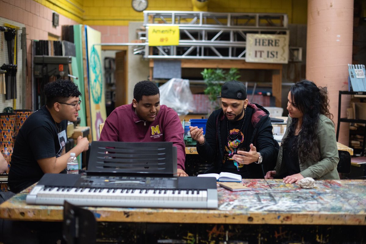 temblessed's tweet photo. TONIGHT, 6pm May 28th, student artists/activists from across NYC public schools will be standing up and making their voices known to the world! Hosted โLiveโ by Xiuhtezcatl Join us at https://t.co/wQpEa65may at 6pm to hear the youth voice! #rfuture #rfuture2020 ##temblessed https://t.co/LR7dqvrECl