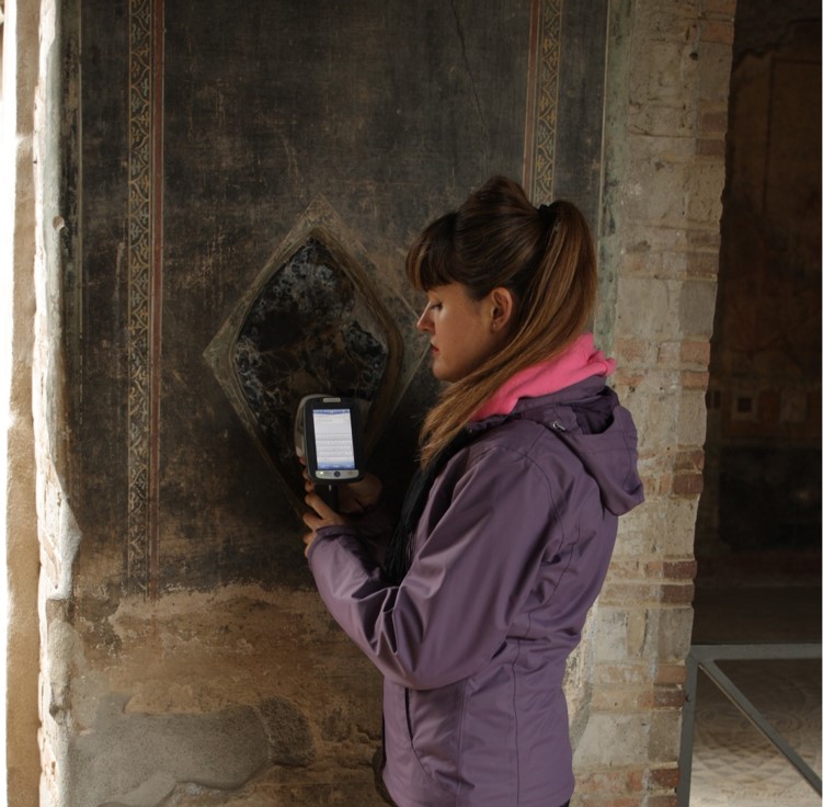 Today we will be talking about the obsidian mirrors found at  @Pompeii_sites and how in-situ analysis via portable instrumentation can help us to get a deeper understanding of these archaeological records without the need of sampling.
