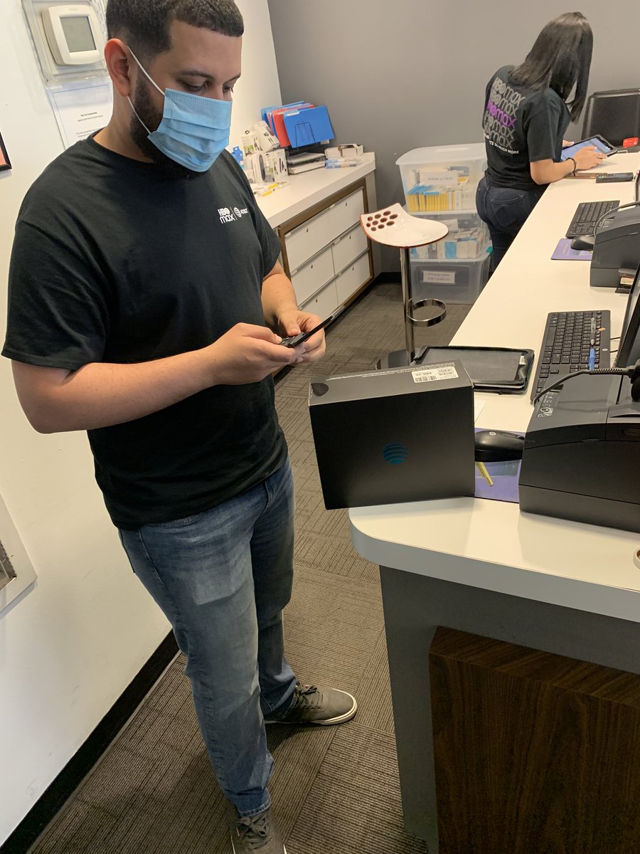 BKevaughn's tweet photo. 2 ATT TV out back to back 381 E FORDHAM #Slaymay #HBOMAX 🚨🚨🚨 @Niicky4750 @judy_cavalieri @Danny_Perez_01 https://t.co/7qx35pQ3VT