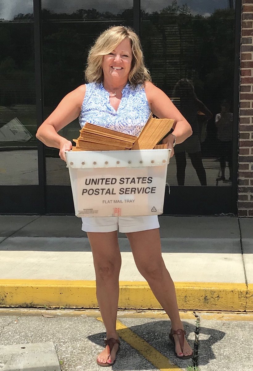 PhyllisFaust's tweet photo. Magnolia is blessed to have the most awesome front office staff EVER! Thanks K Blain &amp; D Woodard❤️. Report cards are on their way to you Magnolia students! #magnolialearns https://t.co/XfrX0B0pk3